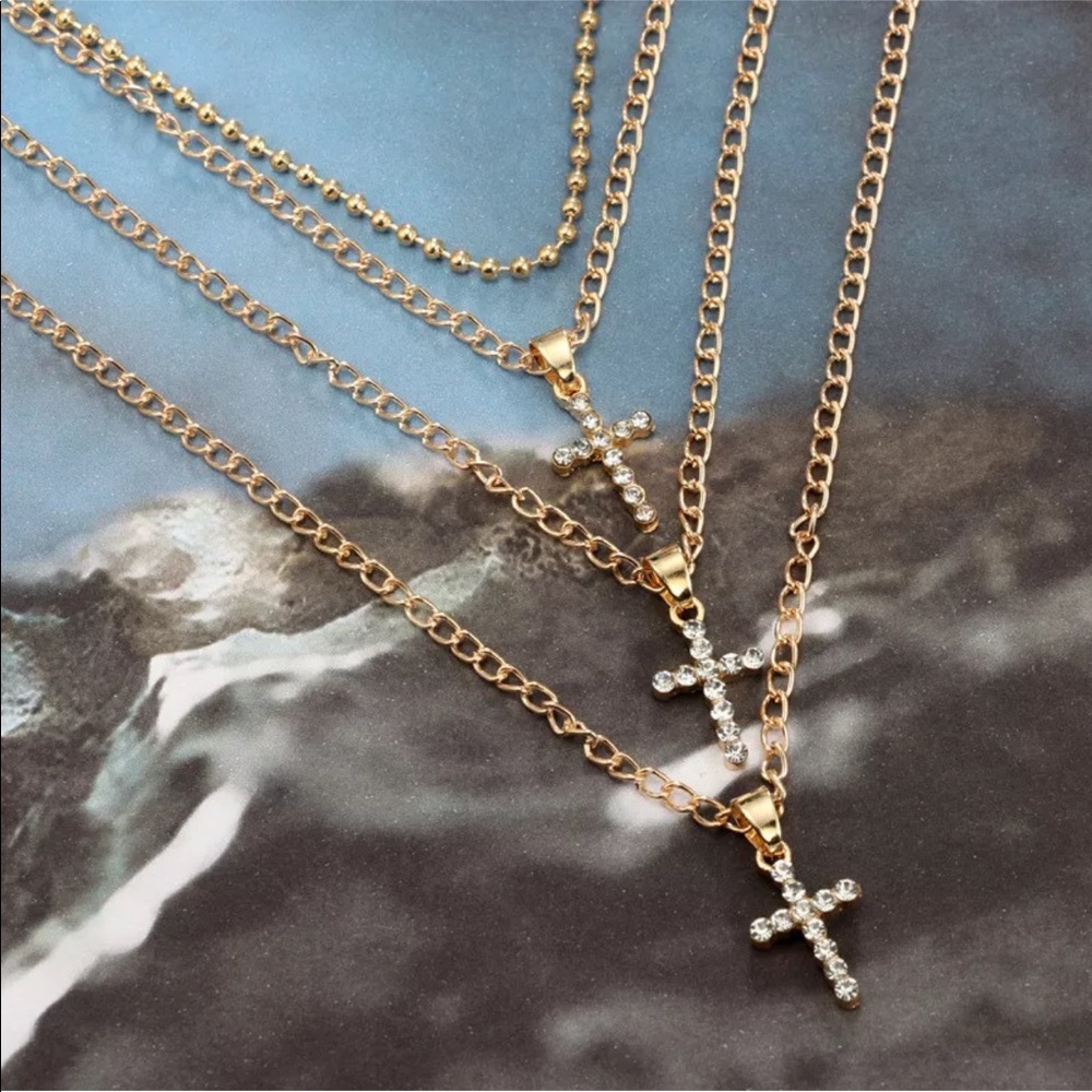 ✨Rhinestone Cross Gold Layered Necklace - Picture 5 of 8